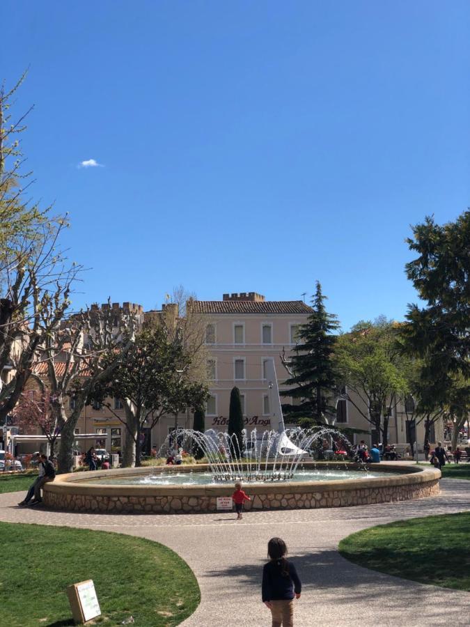 Le Panoramique Salonais Apartment Екстериор снимка